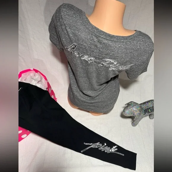 NWT VS PINK MEDIUM BLING SCRIPT LOGO SET